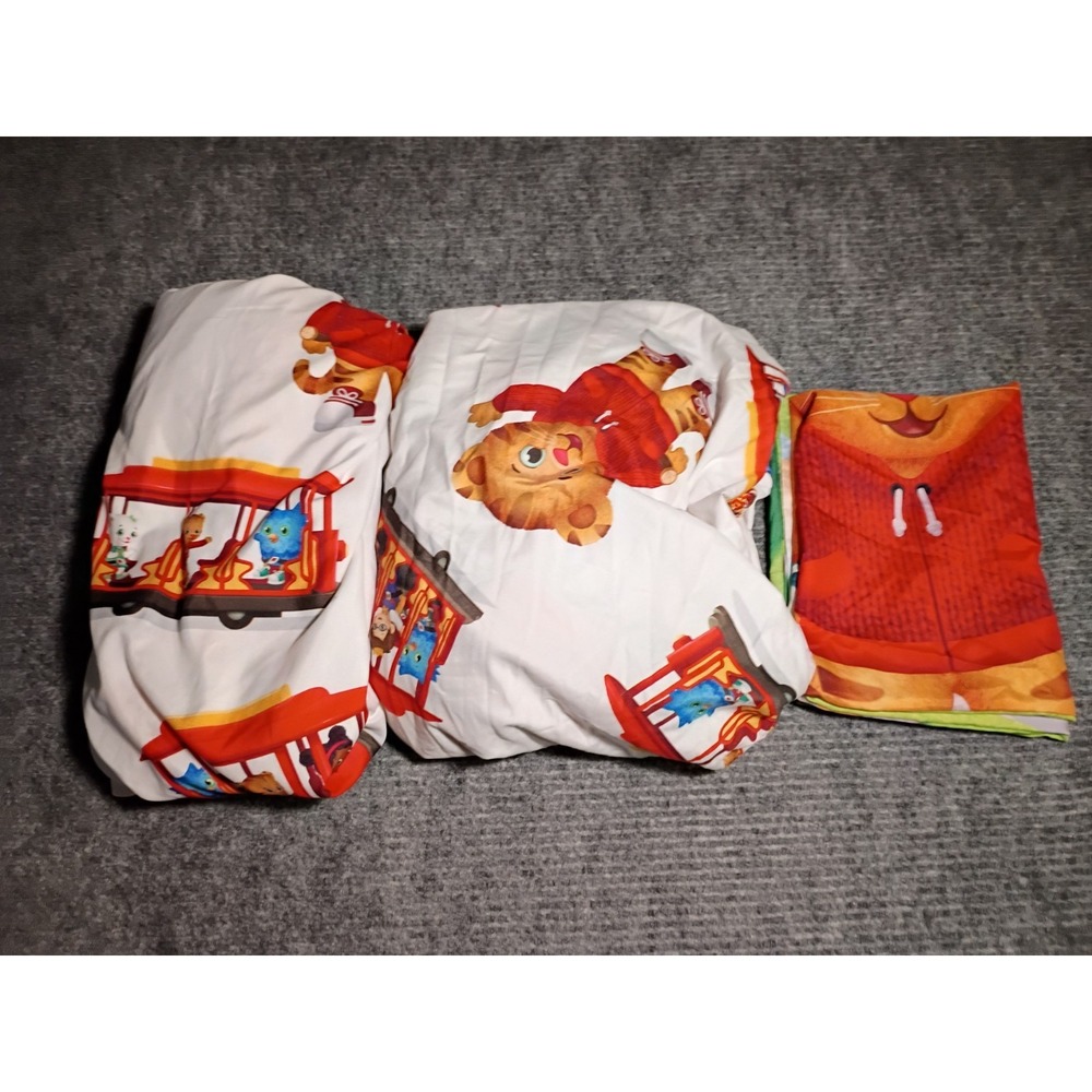 Daniel Tiger's Neighborhood Full Sheet Set Jay Franco PBS Kids Trolley Print